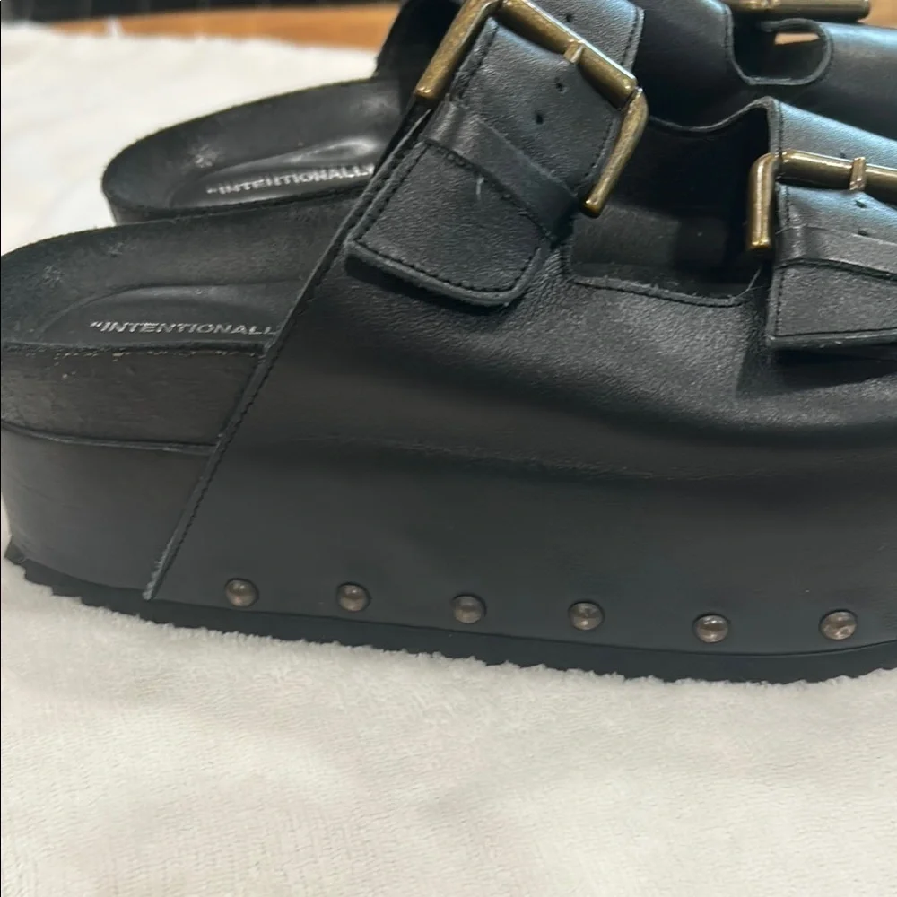 FREE PEOPLE INTENTIONALLY BLANK Black Platform Sandals with Gold Buckles